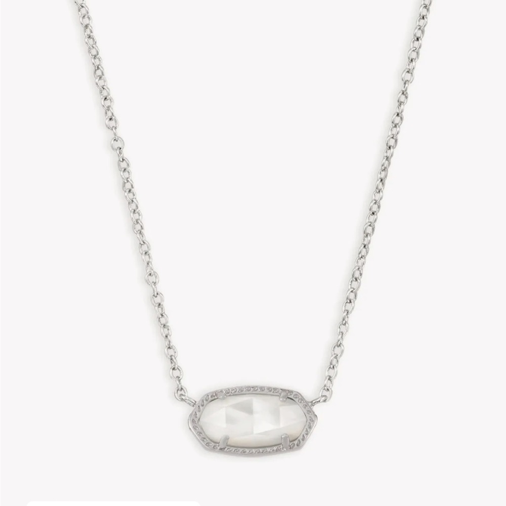 Elisa Silver Short Pendant Necklace